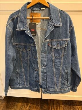 NWT Levi's Dark Blue Denim Trucker Jacket